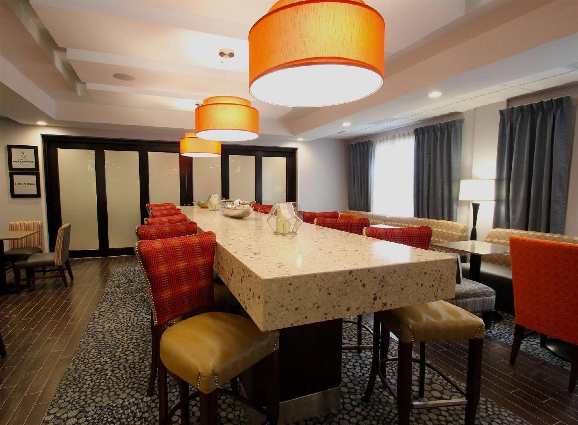 Hampton Inn- Suffolk Kültér fotó